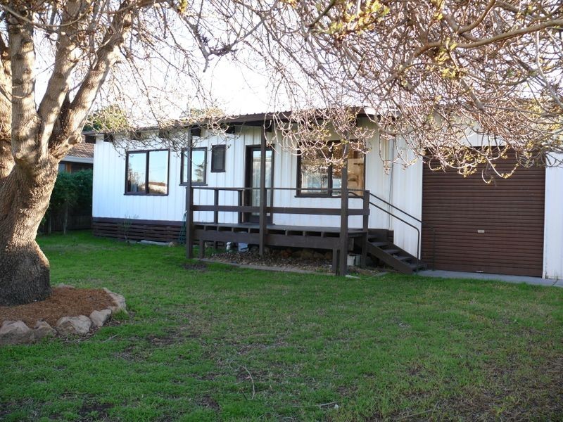 35 McMillan Grove, Paynesville VIC 3880