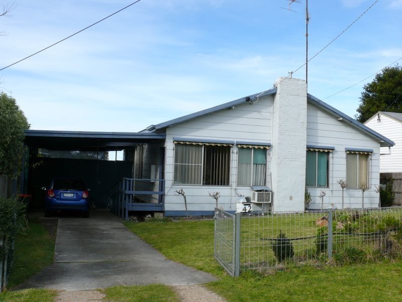 42 Main Road, Paynesville VIC 3880