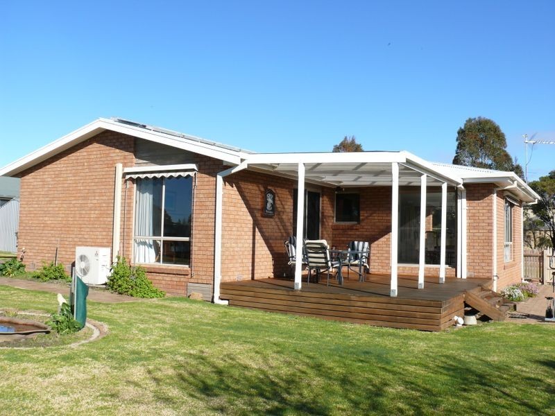 8 Meridian Way, Newlands Arm VIC 3875