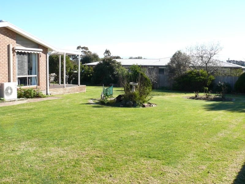 8 Meridian Way, Newlands Arm VIC 3875