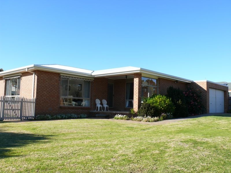 8 Meridian Way, Newlands Arm VIC 3875