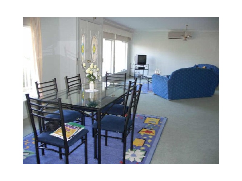 1 Marina Drive, Paynesville VIC 3880