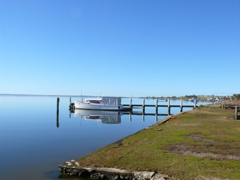 91 Bay Road, Eagle Point VIC 3878