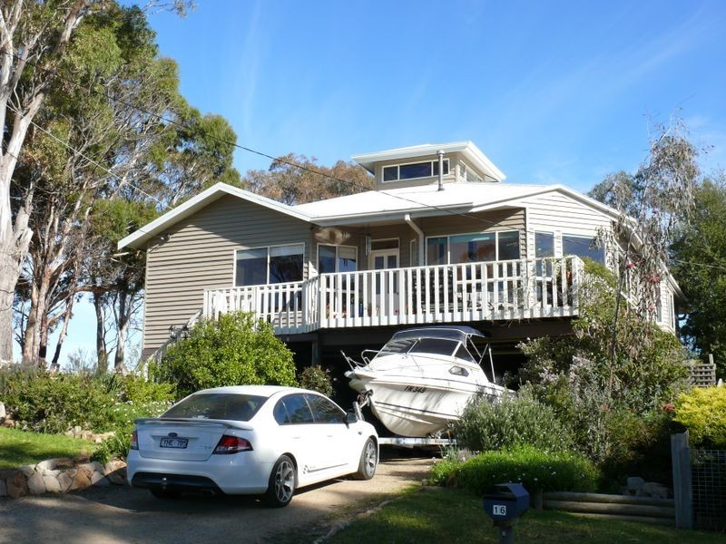 16 Tait Street, Eagle Point VIC 3878