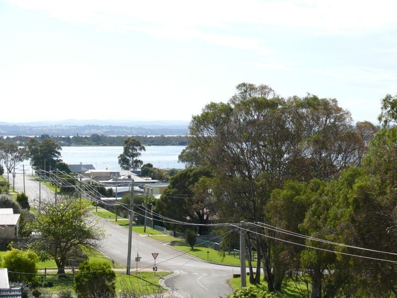 16 Tait Street, Eagle Point VIC 3878