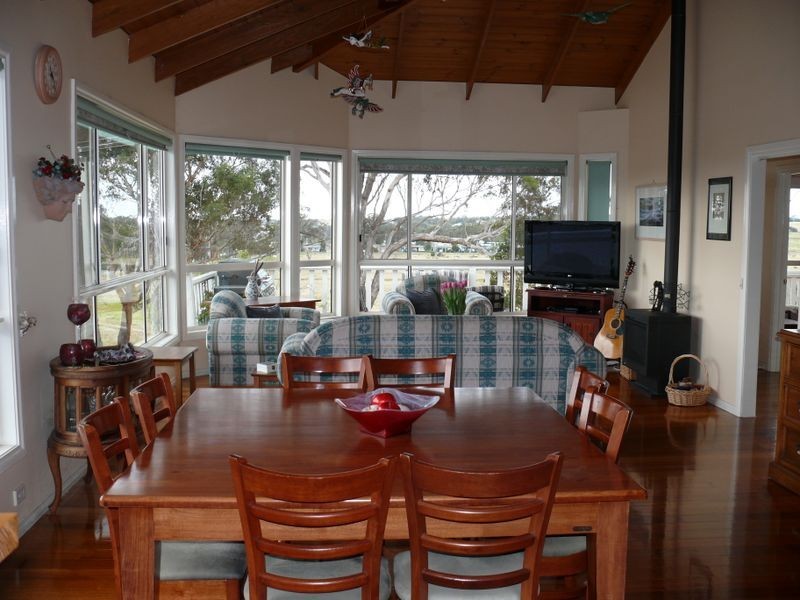 16 Tait Street, Eagle Point VIC 3878