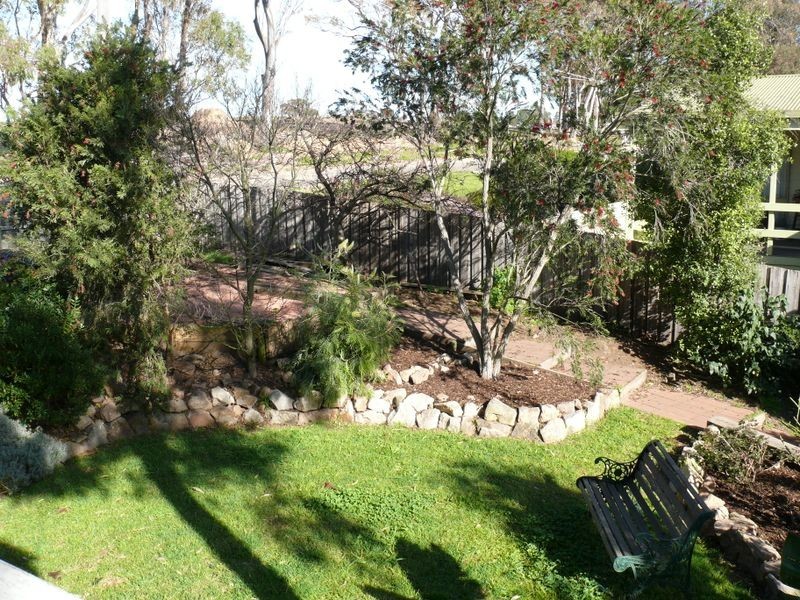 16 Tait Street, Eagle Point VIC 3878