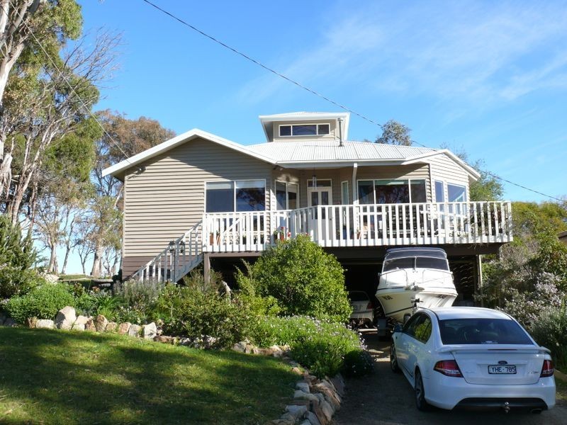 16 Tait Street, Eagle Point VIC 3878