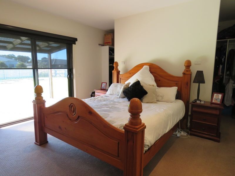 35 May Park Drive, Paynesville VIC 3880