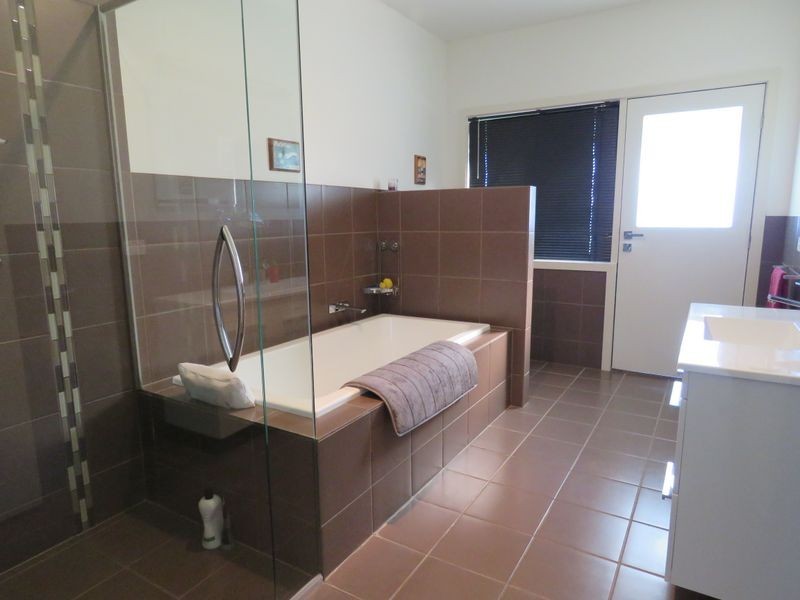 35 May Park Drive, Paynesville VIC 3880