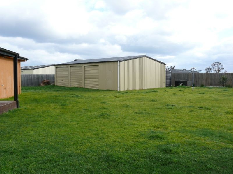 35 May Park Drive, Paynesville VIC 3880