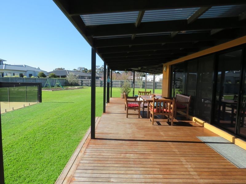 35 May Park Drive, Paynesville VIC 3880