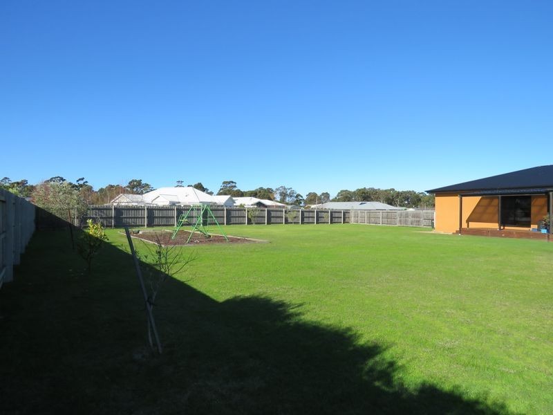 35 May Park Drive, Paynesville VIC 3880