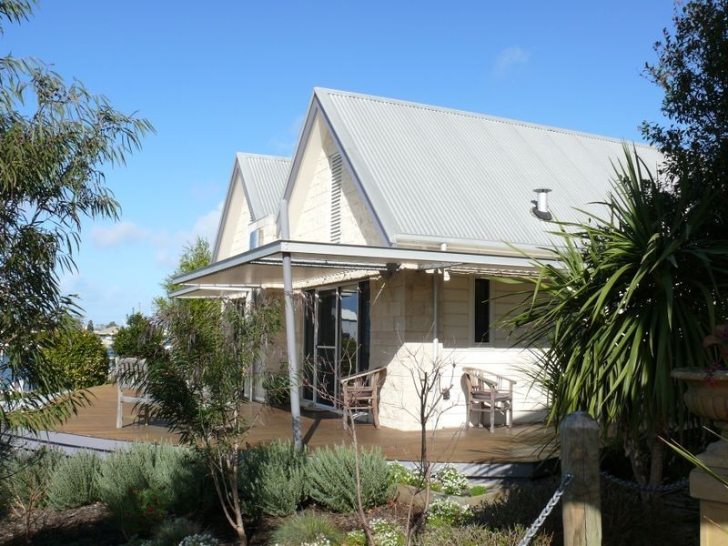 9 Waterloo Court, Paynesville VIC 3880