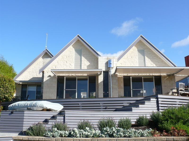 9 Waterloo Court, Paynesville VIC 3880