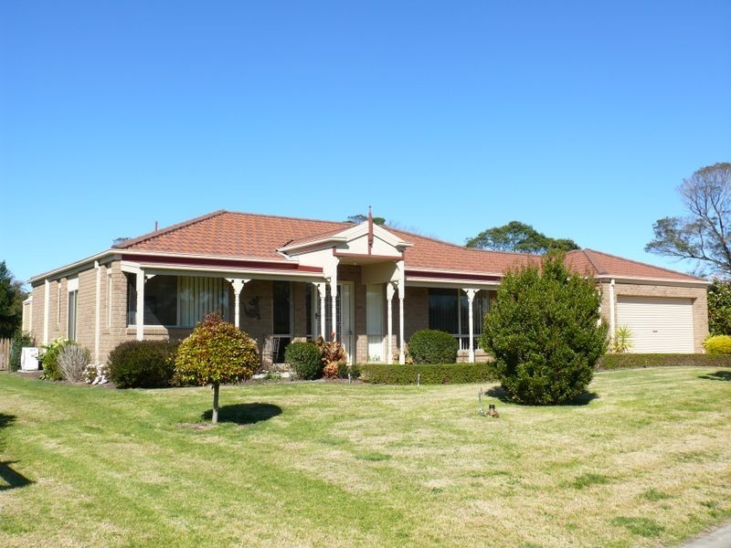 37 Lake Shore Drive, Newlands Arm VIC 3875