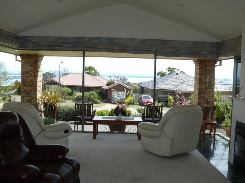 16 Windermere Terrace, Paynesville VIC 3880