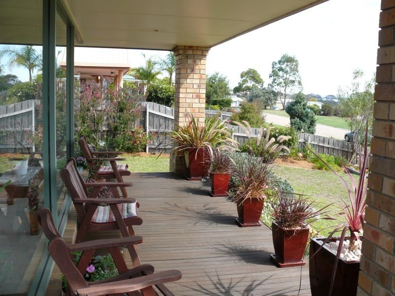 16 Windermere Terrace, Paynesville VIC 3880