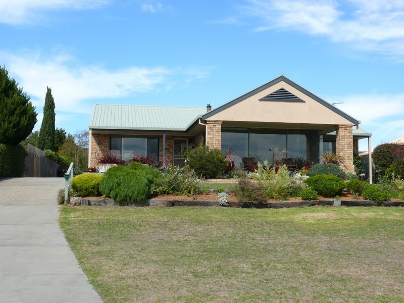 16 Windermere Terrace, Paynesville VIC 3880
