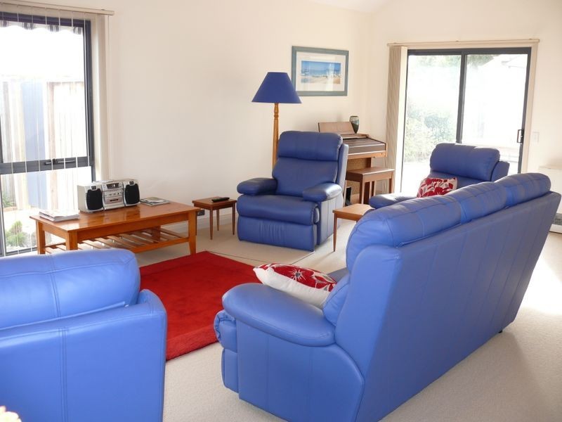 16 Aquarius Way, Paynesville VIC 3880