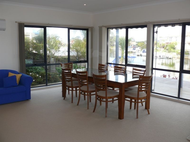 16 Aquarius Way, Paynesville VIC 3880