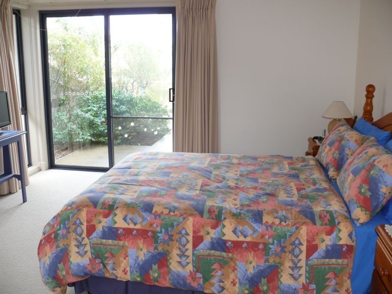 16 Aquarius Way, Paynesville VIC 3880