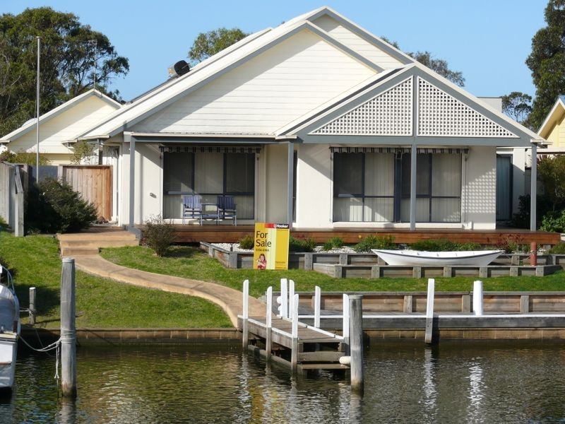 16 Aquarius Way, Paynesville VIC 3880