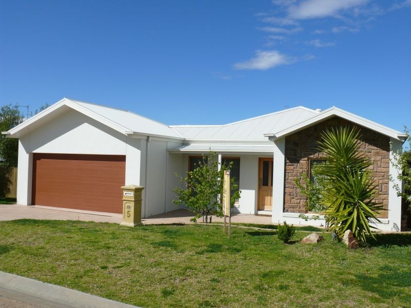 5 Schooner Terrace, Paynesville VIC 3880