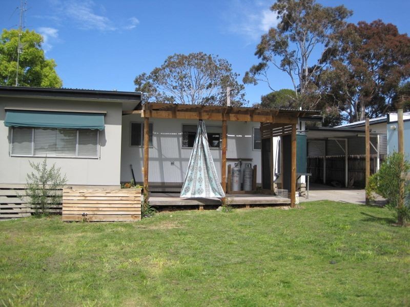 16 Riley Street, Eagle Point VIC 3878