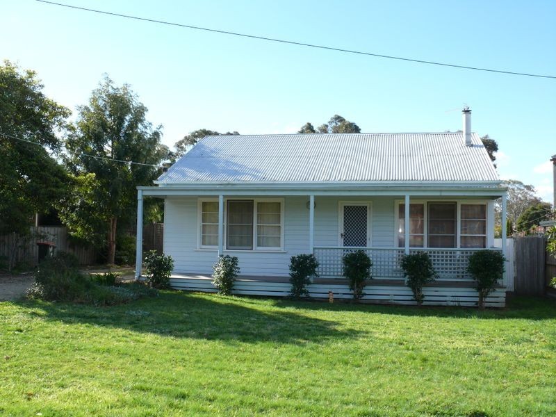 10 Riley Street, Eagle Point VIC 3878
