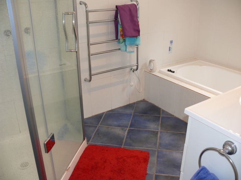 8 Tait Street, Eagle Point VIC 3878