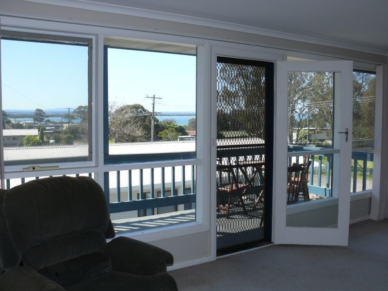 8 Tait Street, Eagle Point VIC 3878