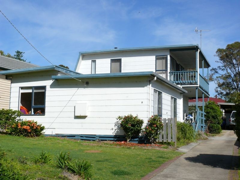 8 Tait Street, Eagle Point VIC 3878