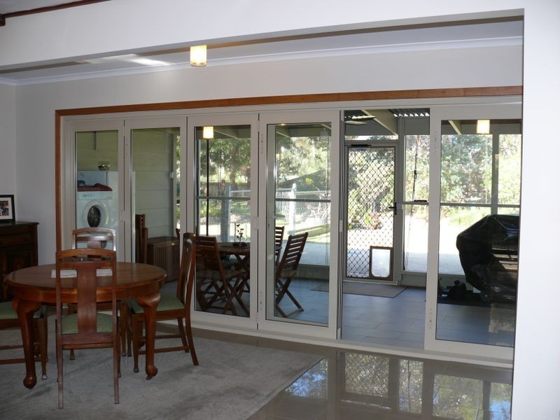 25 Fifth Parade, Raymond Island VIC 3880