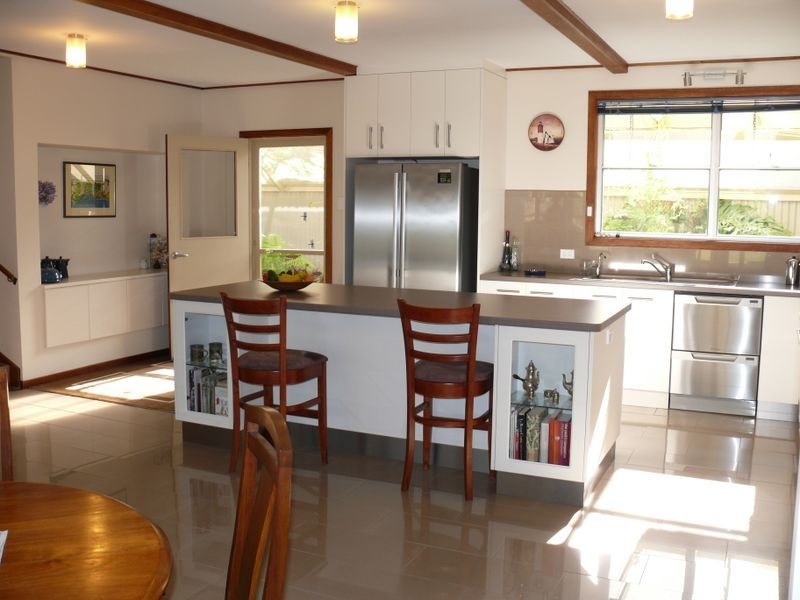 25 Fifth Parade, Raymond Island VIC 3880