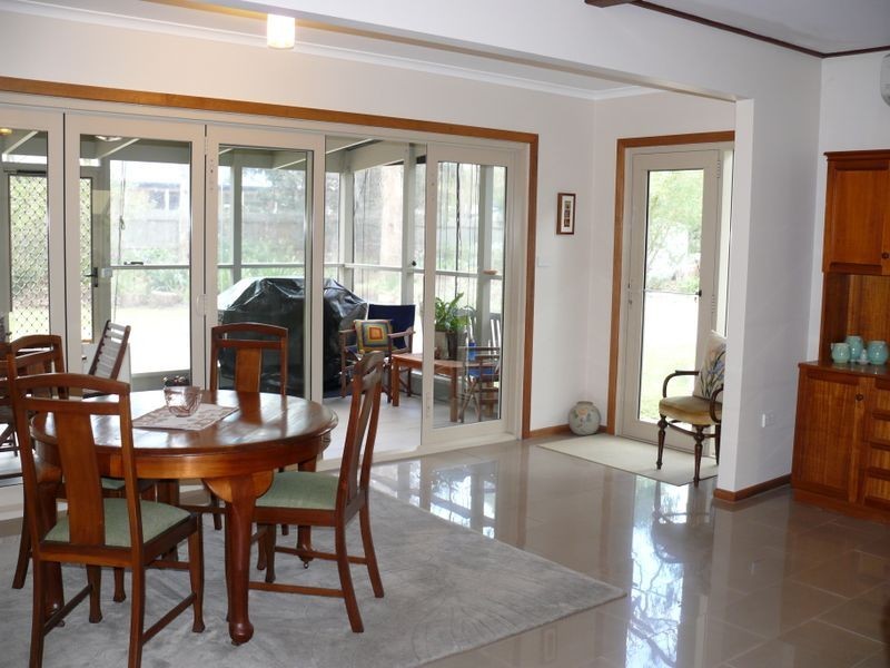 25 Fifth Parade, Raymond Island VIC 3880