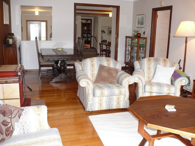 25 Fifth Parade, Raymond Island VIC 3880