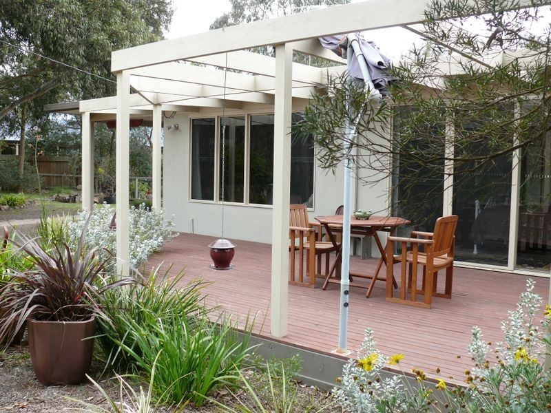 25 Fifth Parade, Raymond Island VIC 3880