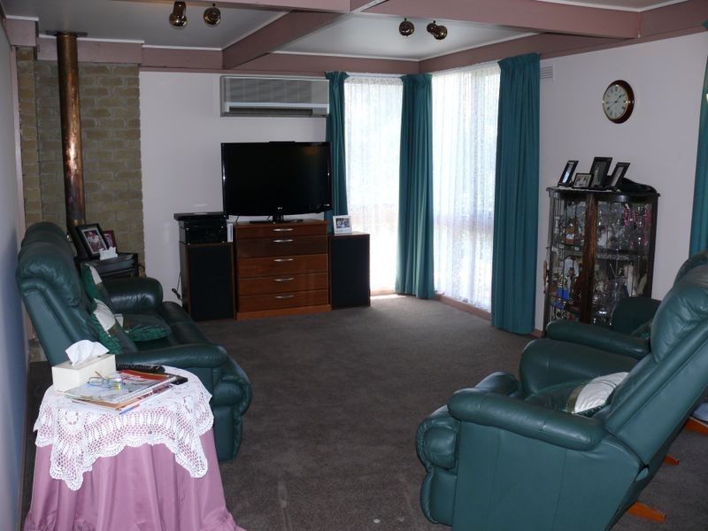 27 Toonalook Parade, Paynesville VIC 3880