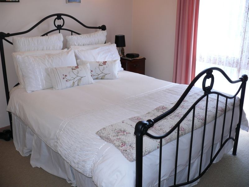 27 Toonalook Parade, Paynesville VIC 3880