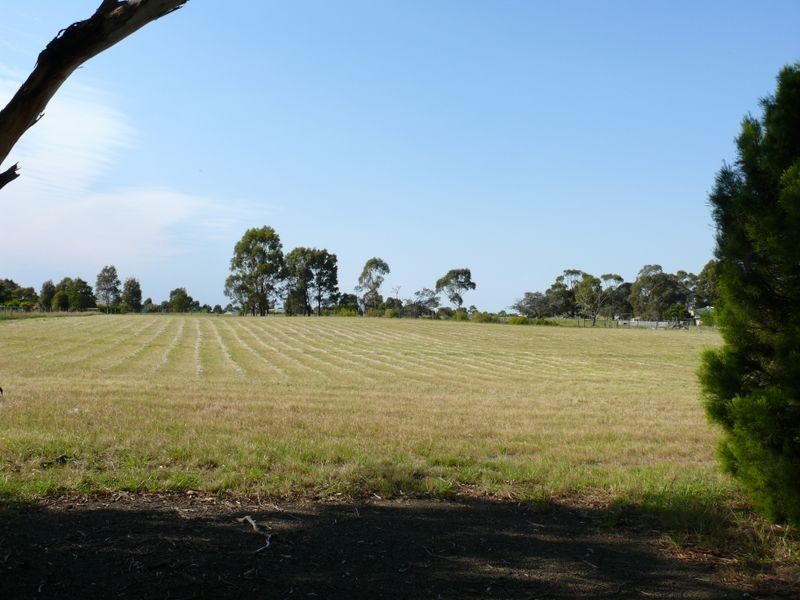 61 Forge Creek Road, Eagle Point VIC 3878