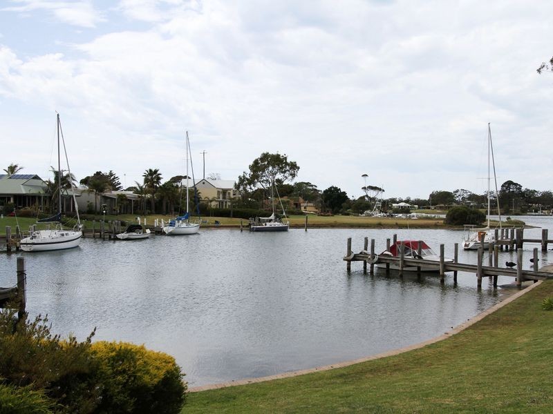 1/3 The Beacons, Paynesville VIC 3880