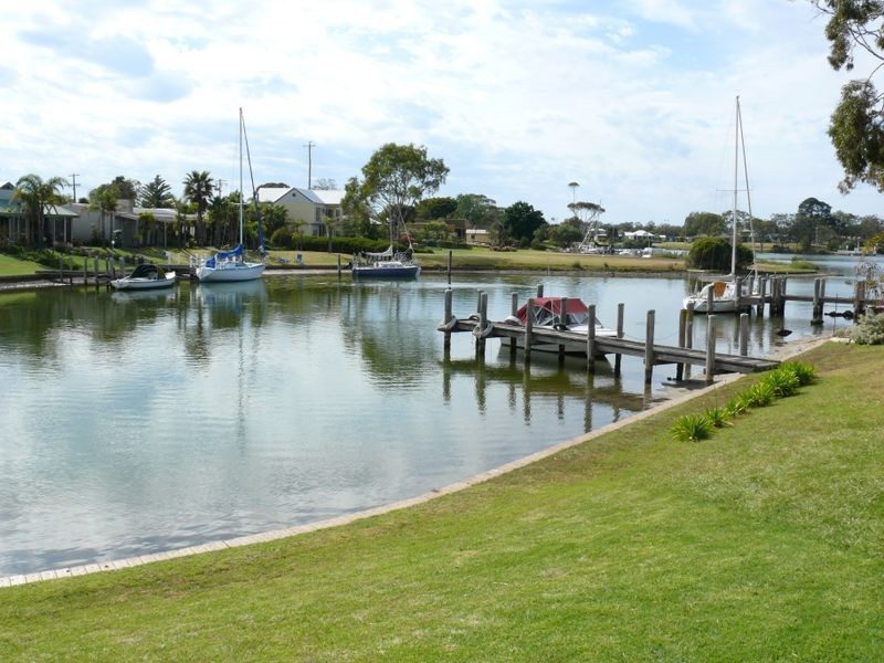 1/3 The Beacons, Paynesville VIC 3880