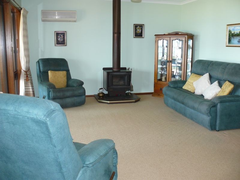 2/215 Bay Road, Eagle Point VIC 3878