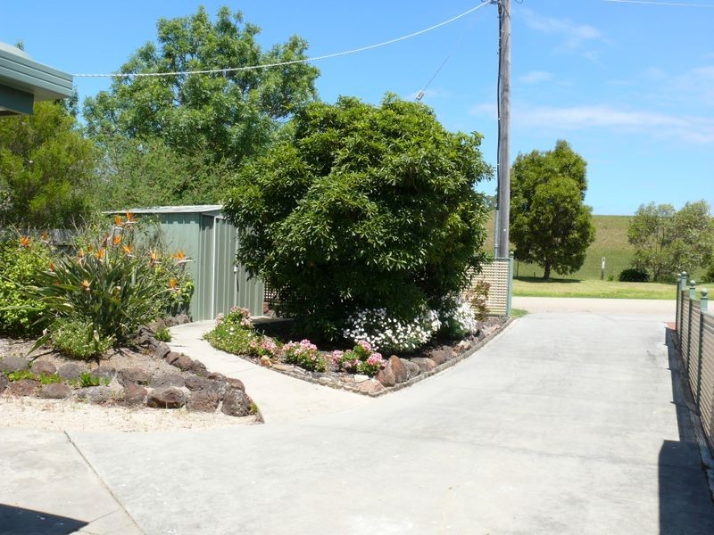 2/215 Bay Road, Eagle Point VIC 3878