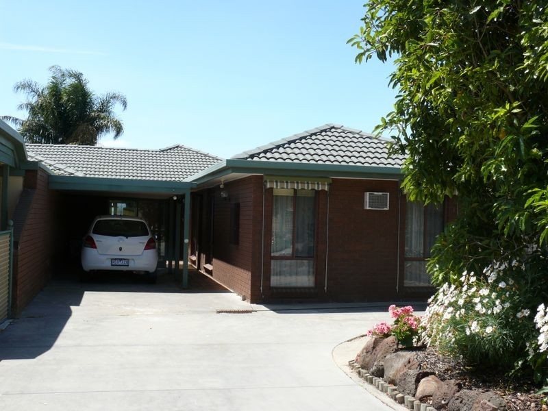 2/215 Bay Road, Eagle Point VIC 3878