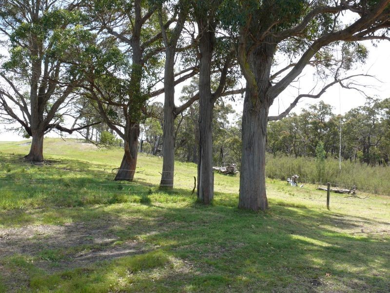 300 Lake Victoria Road, Eagle Point VIC 3878