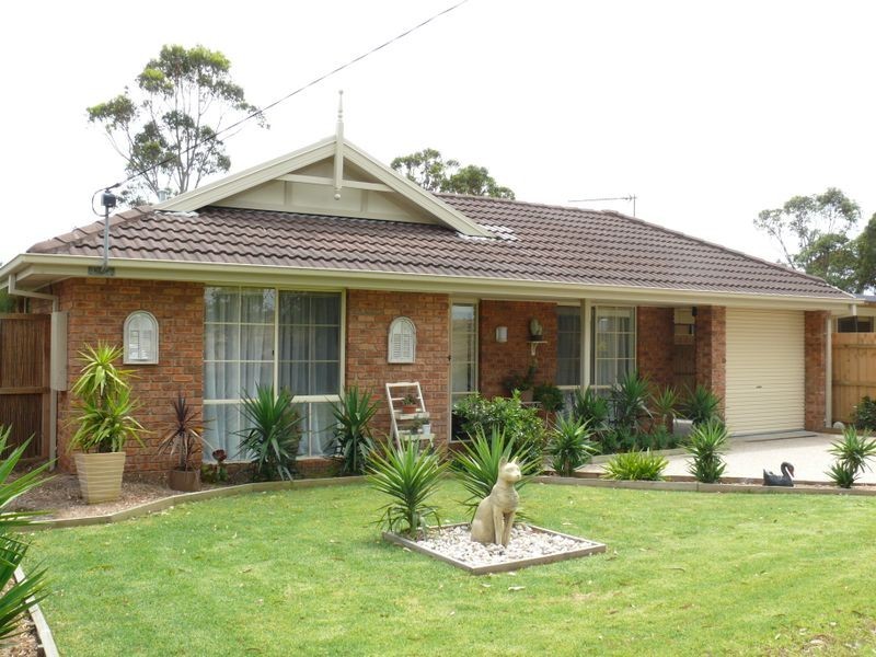 111 Bay Road, Eagle Point VIC 3878