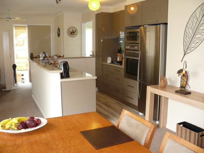 111 Bay Road, Eagle Point VIC 3878