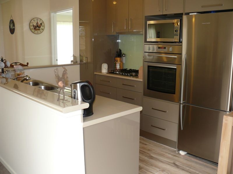 111 Bay Road, Eagle Point VIC 3878